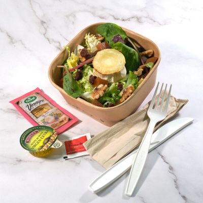 Ensalada de queso de cabra y membrillo cocktail