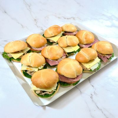 Bandeja de mini vienas especial (12 uds)