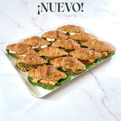 Bandeja de mini croissants vegetarianos (12 uds)