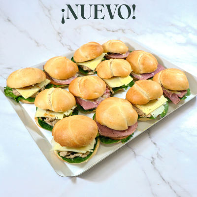 Bandeja de mini vienas especial (12 uds)